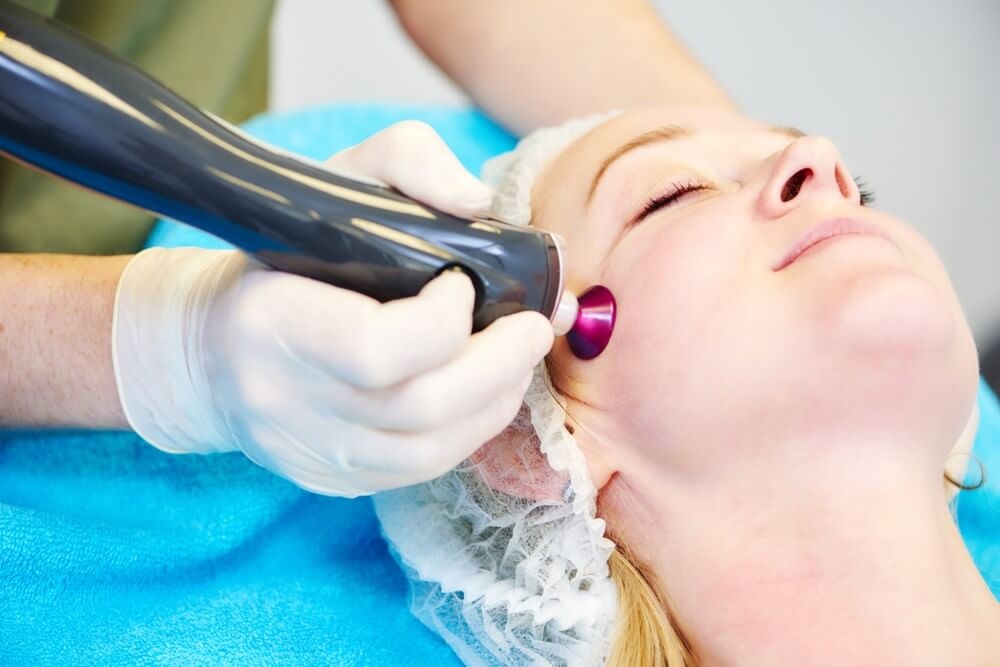 Last chance for March offers from @bhrchouston before they expire on the 31st! ⁠1. Buy one Radiesse and get one free! ⁠
2. Buy ultherapy for your face or neck area and receive a Xeomin treatment free.⁠ 3. Buy a hydrafacial/diamond glow package and get a free SM Illuminize peel