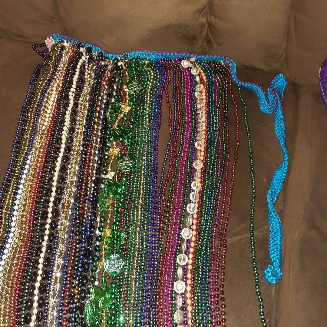 SharsCreations's tweet photo. Feeling better and starting on a home project... a beaded curtain. I'm loving how easy its turning out to be.#crochetlove #ilovemyjob #supportsmallbusiness #sharmainescreations #craftyqueen #keepfindingaway #scrapyarn #dowhatittakes https://t.co/Vs5Opa27Ht