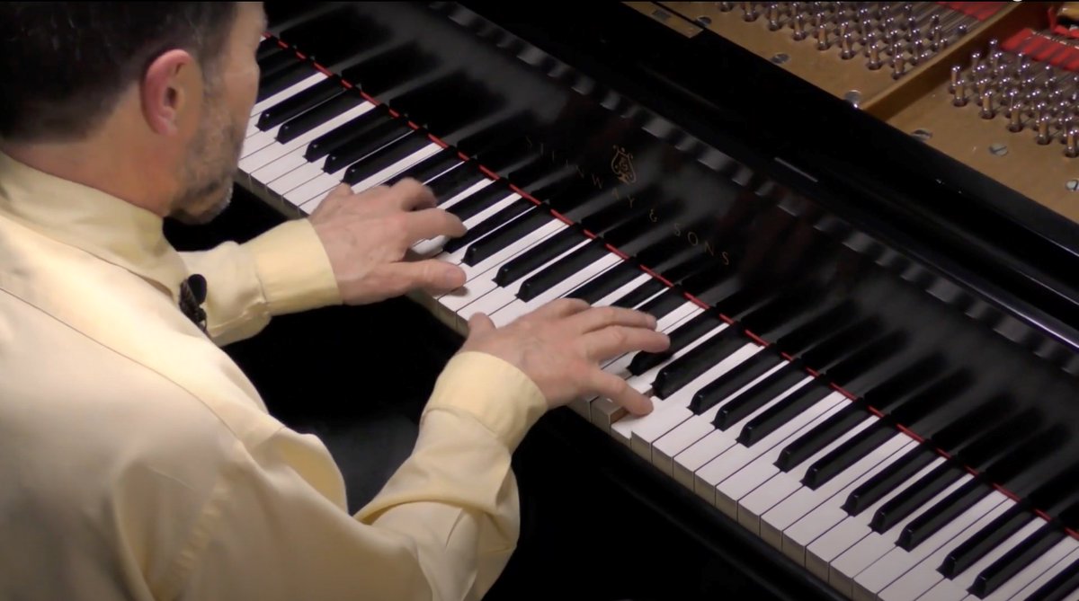8 days left to view "Moonlight Sonata," a free &amp; virtual concert, by world-renown pianist #frederickmoyer! 

bit.ly/39kDqNb
