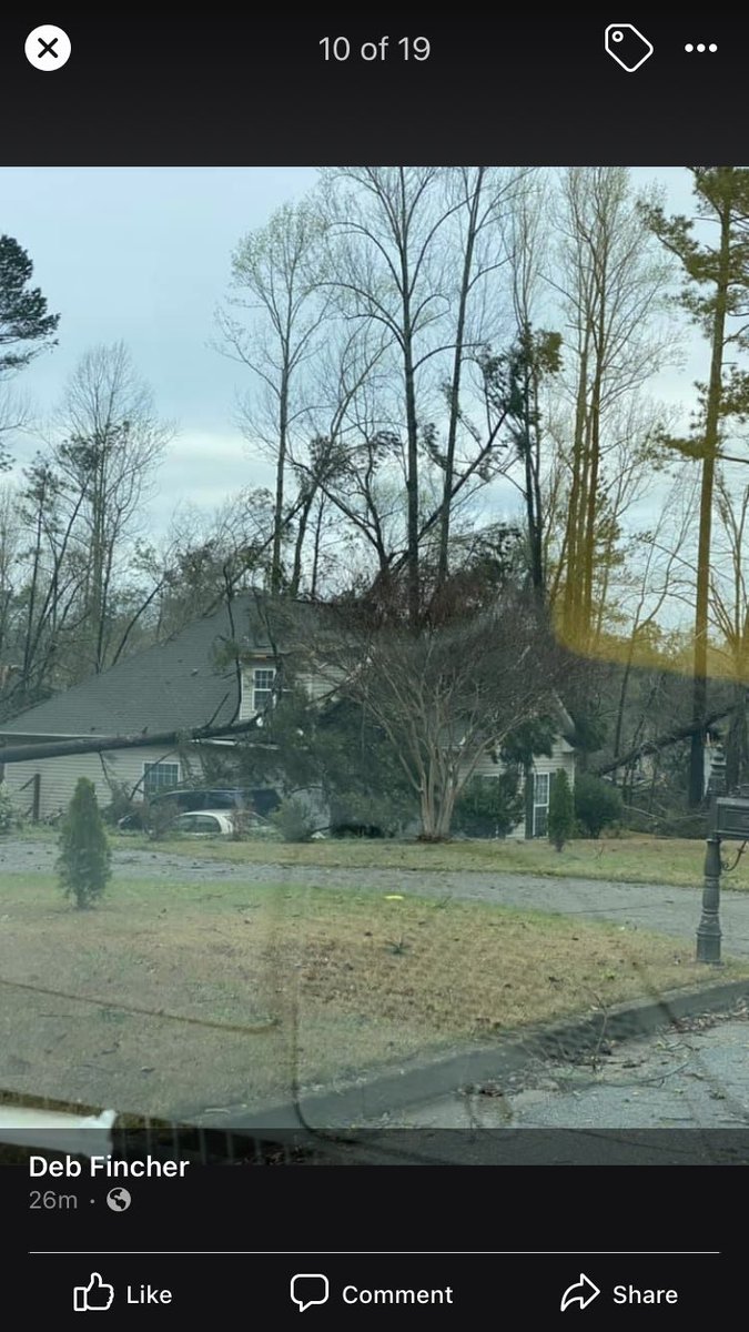AutumnMcCain4's tweet photo. My childhood home. Beyond blessed that my parents moved 3 years ago but heartbroken for this sweet family who lives there now. I can’t find the words to describe just how heart broken I am for everyone. https://t.co/q2gc59p4h8