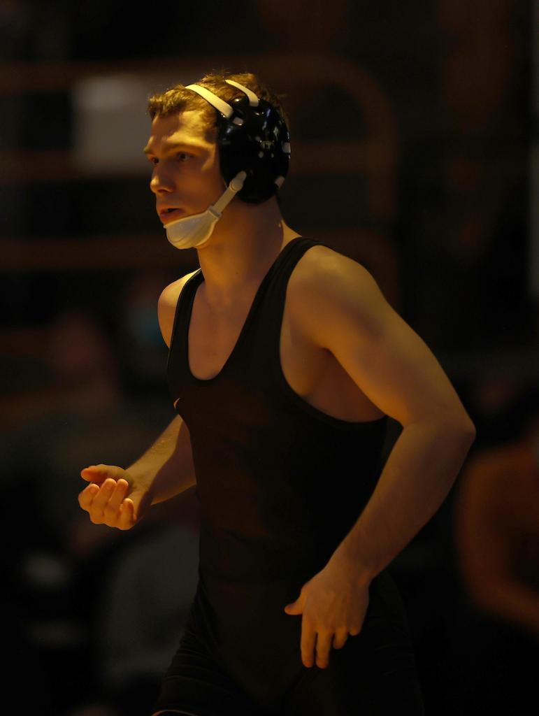 uiowa's tweet photo. Help @Hawks_Wrestling star Spencer Lee earn his second consecutive Hodge trophy. The recognition is the highest award recognition in college wrestling. Go @LeeSpencerlee36 !! Vote: https://t.co/HQSjzKXao1 #VoteSpencerLee https://t.co/vRVYRdkjSX