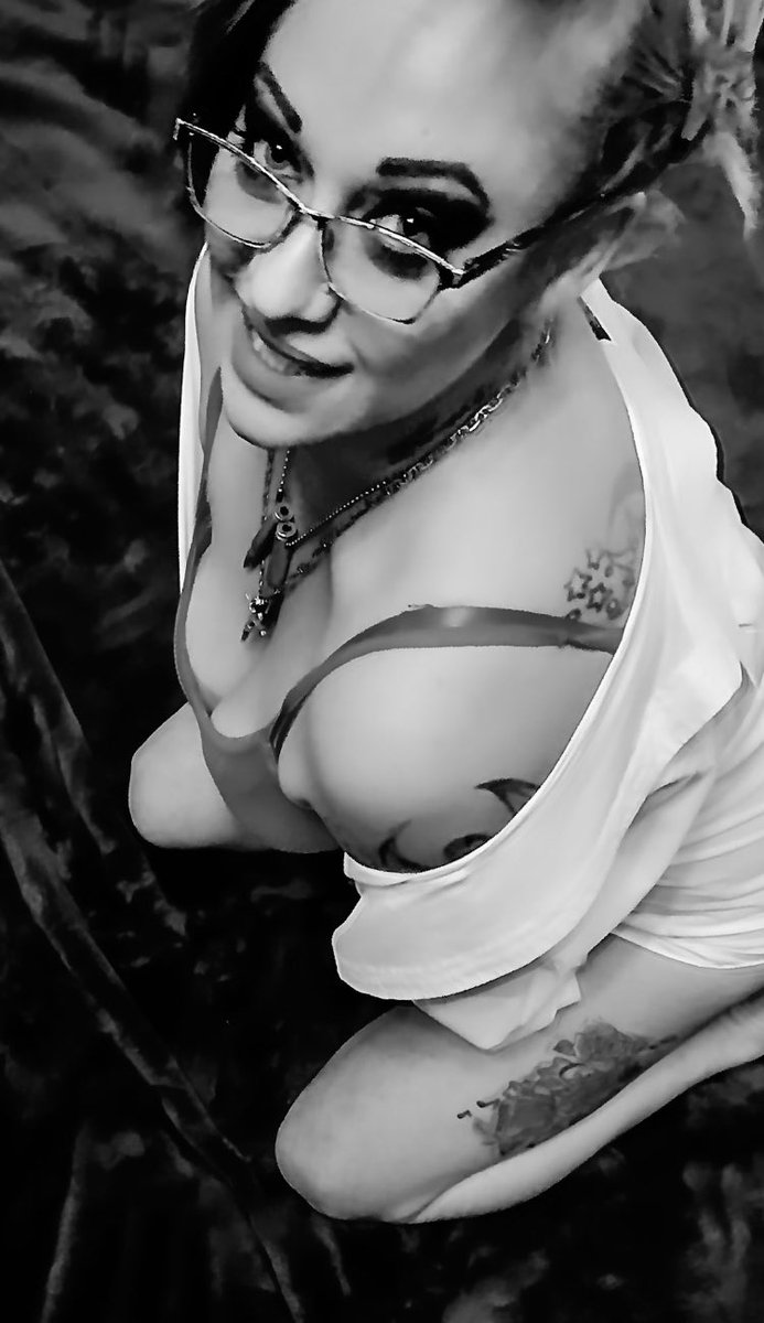 changa2512's tweet photo. @RT_Slave69 https://t.co/Nh94tQDTib https://t.co/aMUvDQQktM