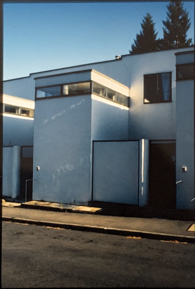 SWardArch's tweet photo. weissenhofsiedlung, oud, stuttgart #Jul90 #throwback #slidescanproject day 116 https://t.co/8XxjWHHlqd