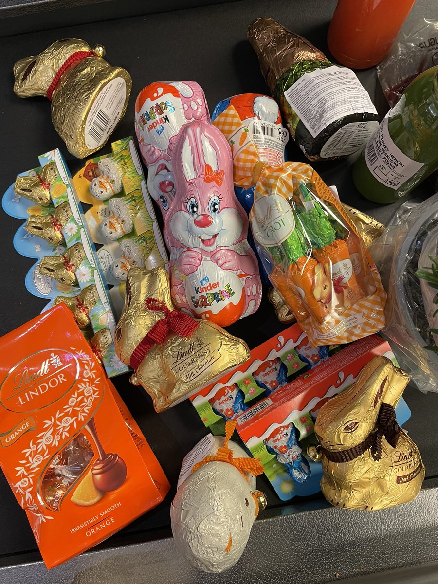 Onko pääsiäiskarkit olleet aina näin kivoja? Meinasin yllättää lapset - ja lapsenmieliset - piilottamalla näitä 🐣 #foodmarket #herkku