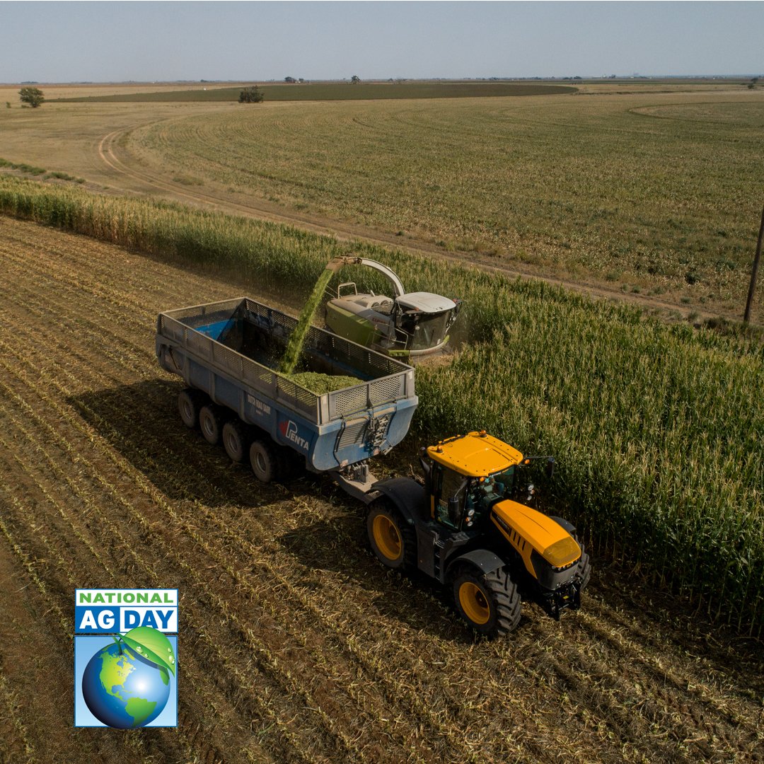 JCBna's tweet photo. According to the USDA, one acre of corn removes about 8 tons of carbon dioxide from the air in a growing season. At 180 bushels per acre, corn produces enough oxygen to supply a year’s needs for 131 people. #AgWeek21 https://t.co/qIt6GXFly3