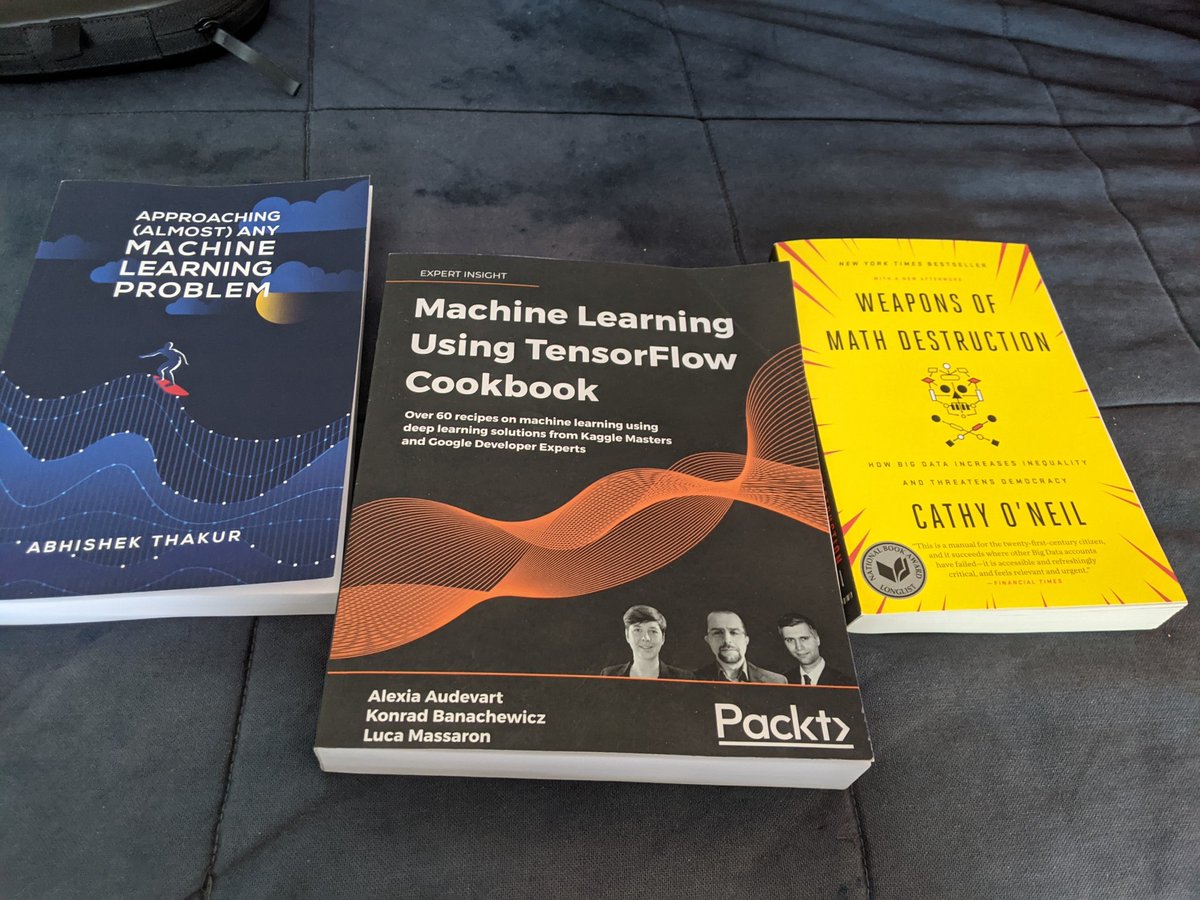 I got 3 new books this week. Hard top choose.... I think, i'll go first with tensorflow 😋😋
Cc <a href="/abhi1thakur/">abhishek</a> <a href="/aaudevart/">Alexia</a> <a href="/PacktPub/">@Packtpub</a> #cathyONeil