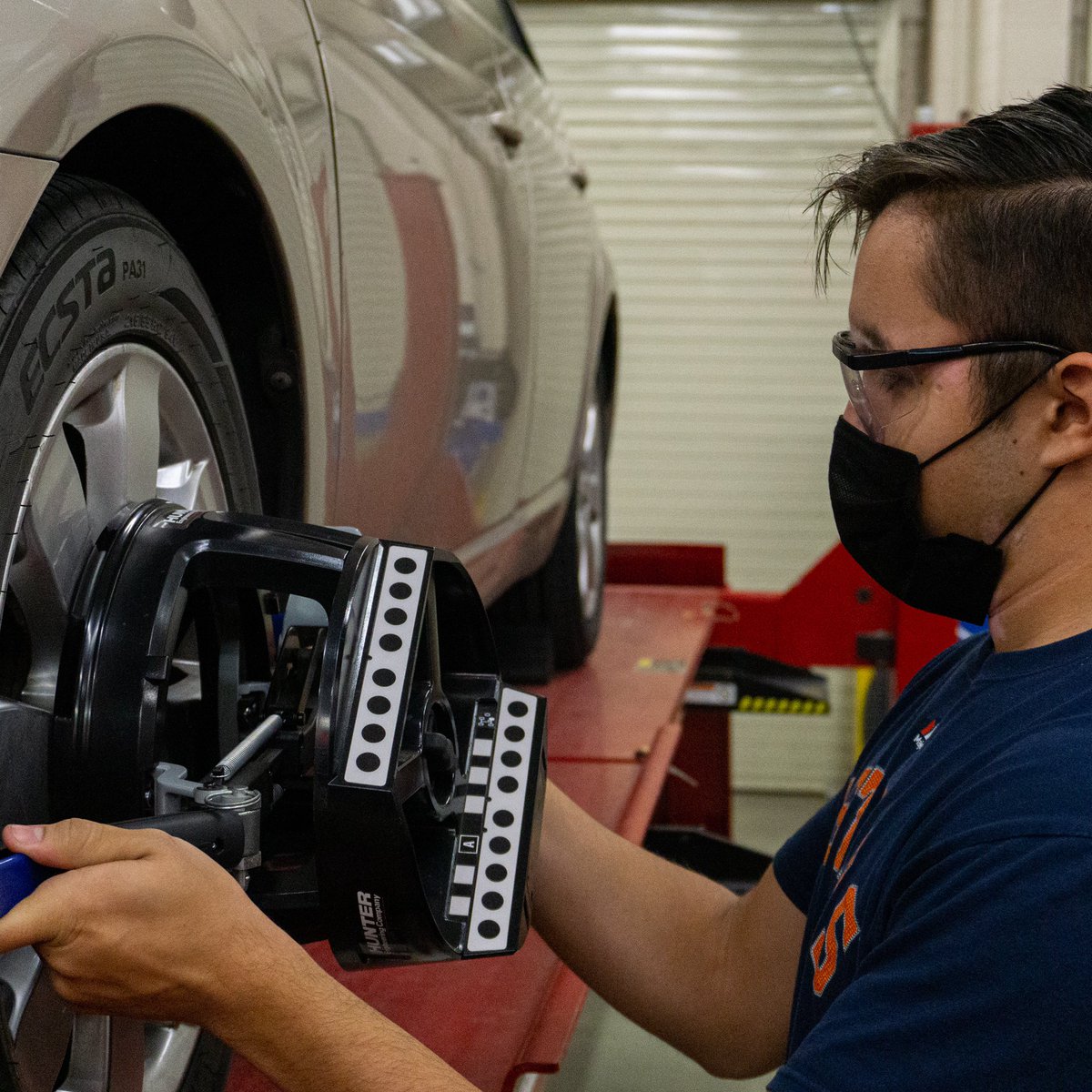 TheMrGalvan's tweet photo. Benefits of being an #AutoTech Student? Being able to perform an alignment on your own @Toyota  using our #HunterEngCo Alignment Machine with @Snapon_Tools

@HumbleISD_SCHS @HumbleISD_CTE #HumbleCTE @HumbleISD #AutoTechLife https://t.co/GgGAMg5gkS