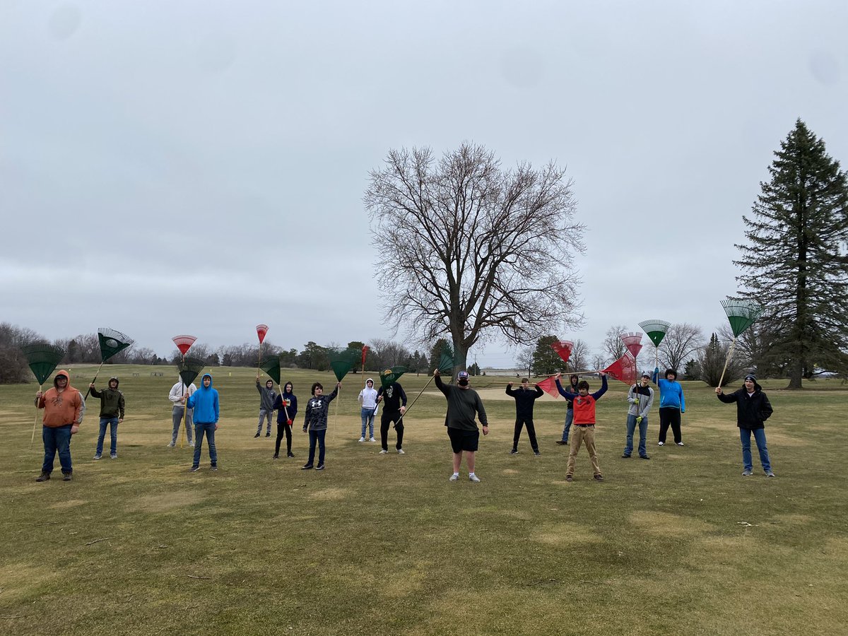 HUHS_BoysGolf's tweet photo. Mother Nature gave us the opportunity to help the Hartford Golf Club one more time before Spring Break.  In our three days volunteering - the boys golf team donated over 60 hours to the course.  #huhsgolf #huhs #onestickatatime #golfseasontime https://t.co/RNLkGPTQTn