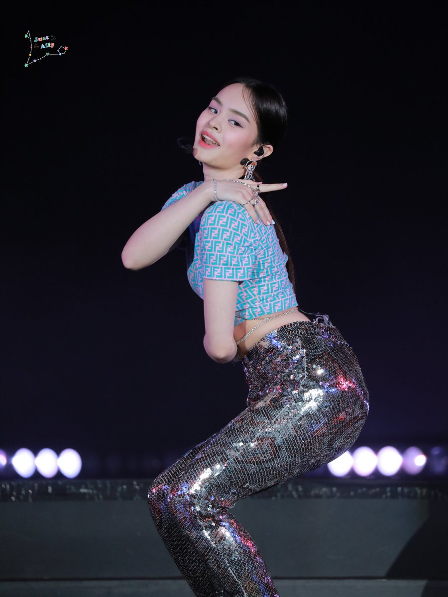 justally_1's tweet photo. ลองทำท่านี้ตามแอ๋ว.....
ปวดหน้าขาร้าวทั้งช่วงล่างเลยจร้า 🤣🤣🤣
210325  AR3NA DEBUT SHOWCASE 
Special Guest : ALLY
#แอลลี่ 
#ALLY 
#allynitibhon 
#ALLYsONLY https://t.co/BhwDrCQFNF