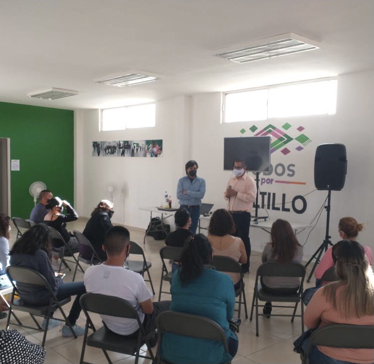 mariocontreras1's tweet photo. El Alcalde @manolojim , y como una acción más en apoyo a la población de Saltillo se imparte la conferencia "liberación integral" a cargo de "El Glison" quien destaca la fuerza interior para superar todos los obstáculos que se presentan en la vida #CCSaltillo2000 https://t.co/SAhKdUjqtp