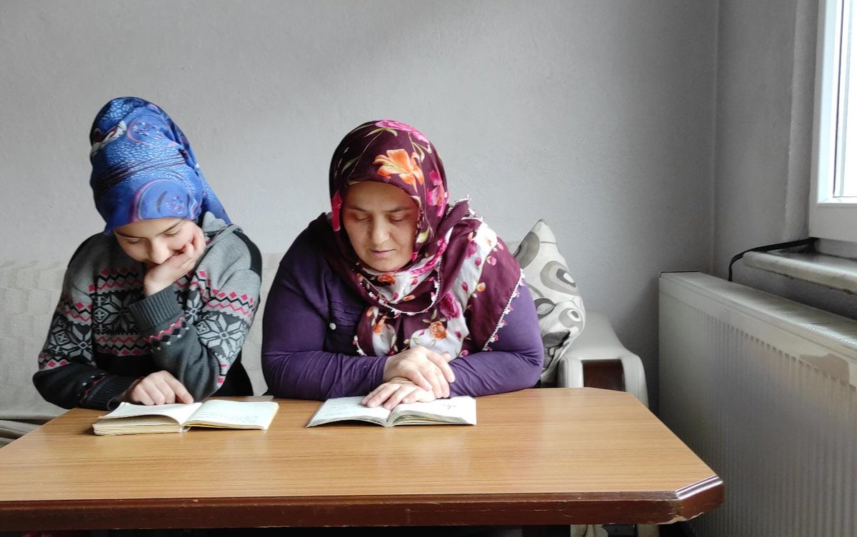 Bugün hep birlikte kitap okuyoruz. 
#ZonguldakOkuyor
<a href="/ziyaselcuk/">Ziya Selçuk</a> 
<a href="/tcmeb/">Millî Eğitim Bakanlığı</a>
 @il_milli
 <a href="/ali_tosun77/">Ali TOSUN</a>
<a href="/cevatcevik67/">Cevat Çevik</a>