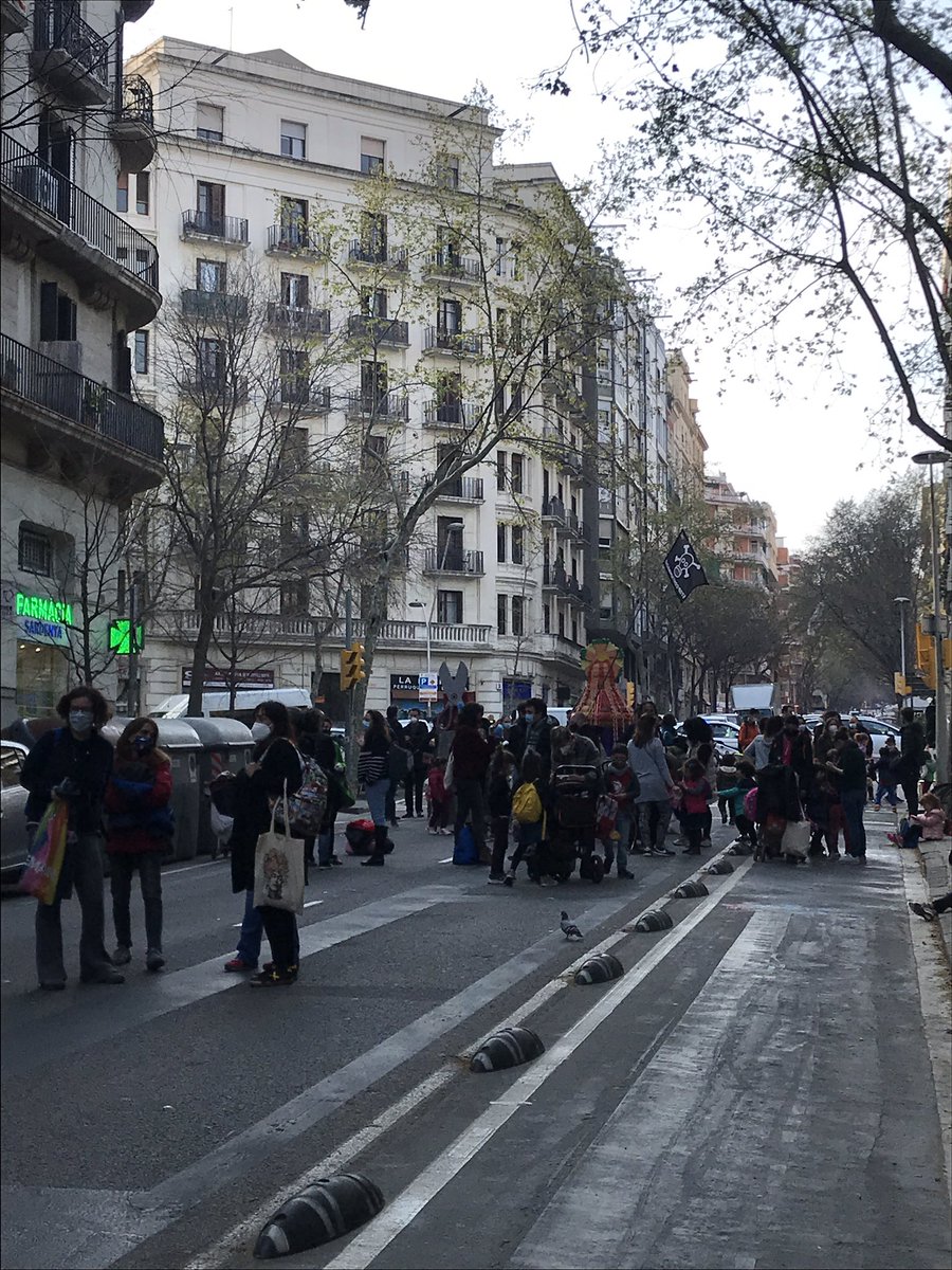 lizcastro's tweet photo. Un altre tall a Sardenya Indústria! #respirem https://t.co/Hk5h6SSuDP