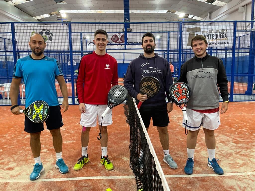 faponline's tweet photo. 🔥 Empieza el espectáculo en @PadelPriego con el VI Trofeo Andaluz de Pádel Turismo de Priego ABS 3000.

🚹 171 parejas se dan cita en la primera prueba absoluta del circuito.

#FAP #SomosFap #Pádel #TurismoDePriego #ABS3000 #Córdoba https://t.co/AgzFPJocF7