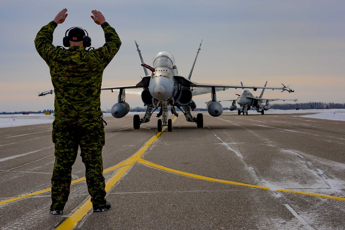 ARC_RCAF's tweet photo. Vous ne sortez pas du pays? La #4eEscadre Cold Lake non plus!
Du 1er au 12 mars, des escadrons de la 4e Escadre ont participé à l’#ExWINTERBLITZ, un exercice de mise sur pied de force au pays. #ARC #Instruction https://t.co/p3M73ERF4B