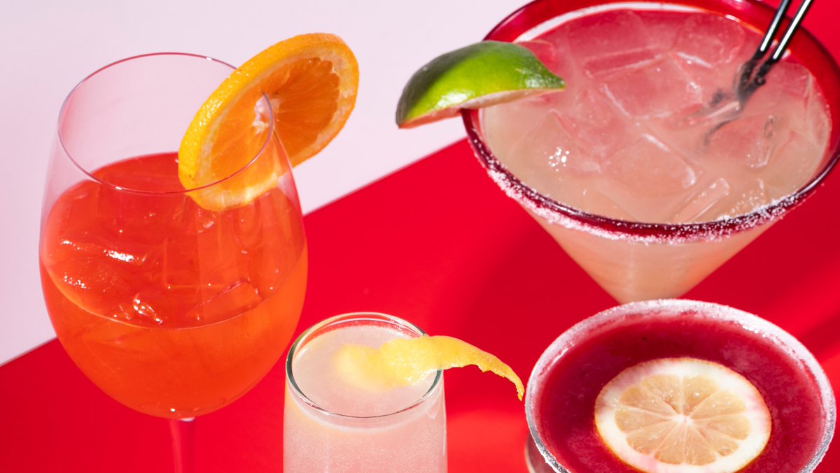 maryspizzashack's tweet photo. Patios are Open, Sun is Out, Let's Celebrate 🍸

Our locations are open with indoor and outdoor seating, and our full-bar locations in Sonoma, Santa Rosa, Rohnert Park, Petaluma, and Dixon are ready to serve you our signature cocktails. https://t.co/NfsF4HFnph