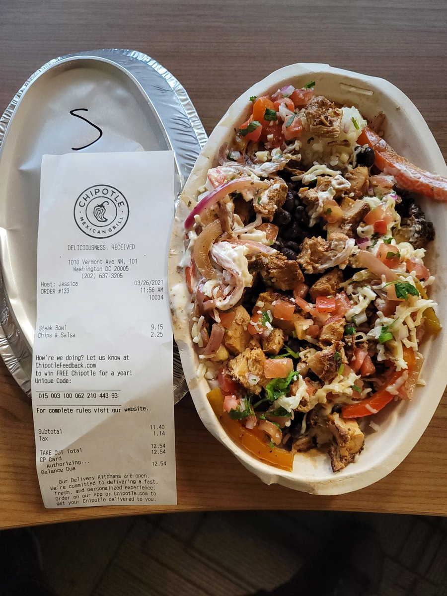 Chateu19's tweet photo. @ChipotleTweets  Ordered and received a chicken bowl, but I got charged for a steak bowl.  Thanks Chipotle 😞 https://t.co/PWEtqhuHeg