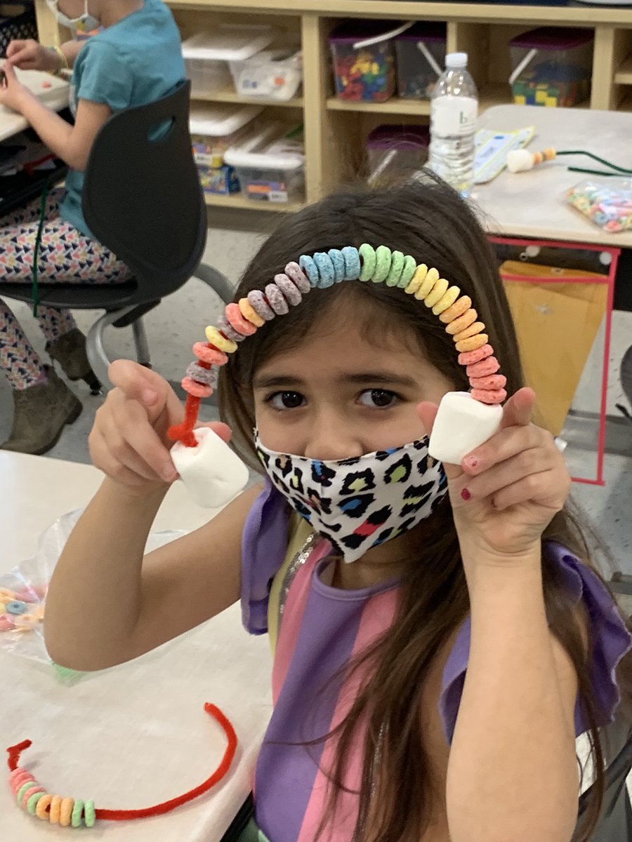 MrsSerfass's tweet photo. We ended our rainbow week with a STEM challenge to create a rainbow with the materials provided. Check out some of our colorful creations! 🌈🐾#ECstrong #RainbowConnection #STEM @OJRSDEC @OJRSD https://t.co/lP4m9K94Tl