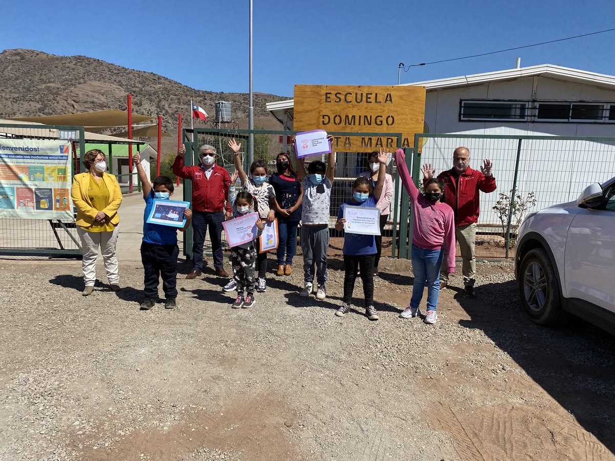 MTTCoquimbo's tweet photo. #AgendaMTT| En la Escuela Domingo Santa María de #Andacollo, anunciamos que 434 establecimientos educacionales de la Región de Coquimbo serán beneficiados con internet gratuito y de alta velocidad gracias al proyecto #Conecta2030 👏👏👏. https://t.co/C9nXCYpFc0