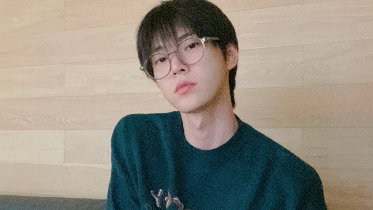 kdysource's tweet photo. he's very pretty https://t.co/PzP5ZO0wpV