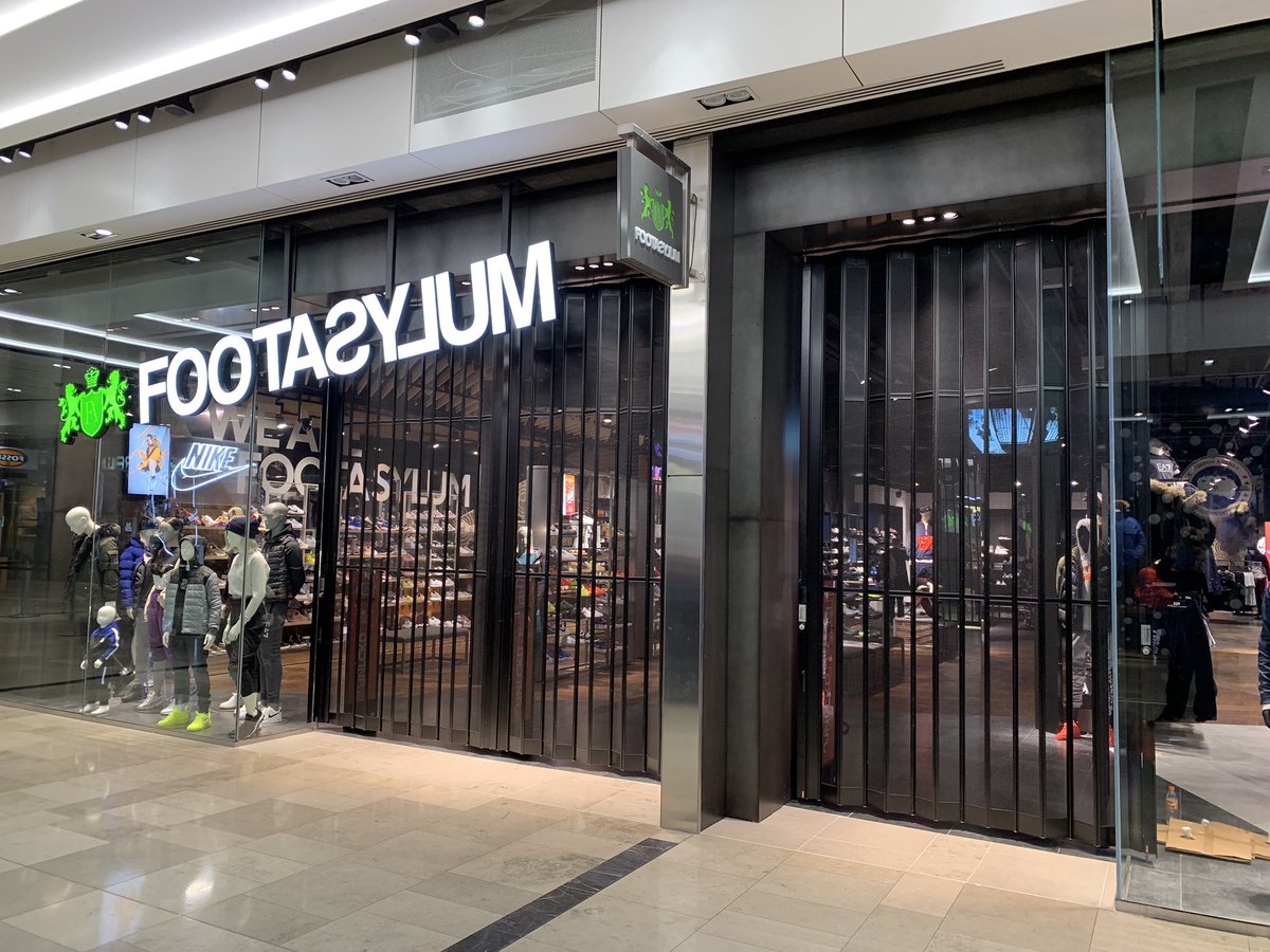 UltimateContra's tweet photo. We hope everyone has a stress free Friday enjoy the weekend #ultimatecontractorsltd #shopfitting #westfeild #stratford #london https://t.co/TctunPZAyt