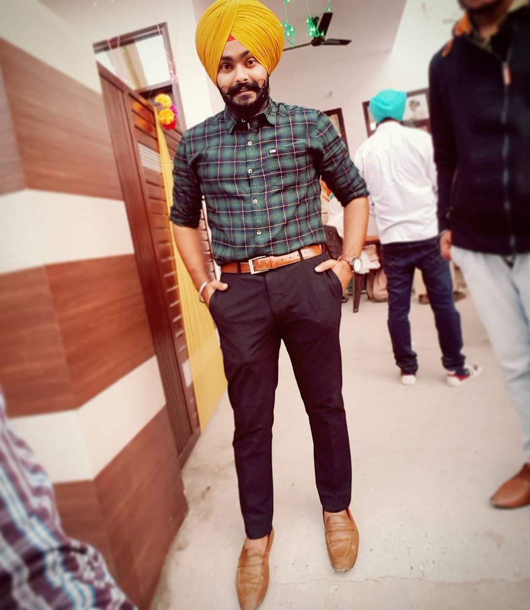 JKSinghCH's tweet photo. Ramandeep Singh (25) of Khundewala village returning home from protest site amid #BharatBandh at railway track near Golanpur village in Yamunanagar died in a road accident in Chhappar area on Friday. His family from peasantry background owns small landholding. He was only son. https://t.co/wEMOzsKMD4