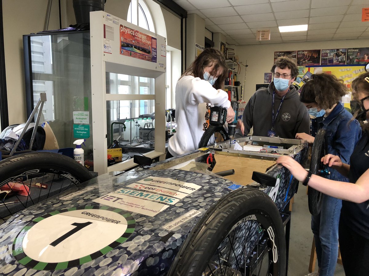 Hummingbird_PHS's tweet photo. Progress! During the week we managed to attach a new set of brake lights to the car. Today at our Year 11 meet we experimented on new wheel covers and waterproofed a new part of our electronics. The car is beginning to shape up nicely @Greenpowertrust https://t.co/KkAauxTf6B