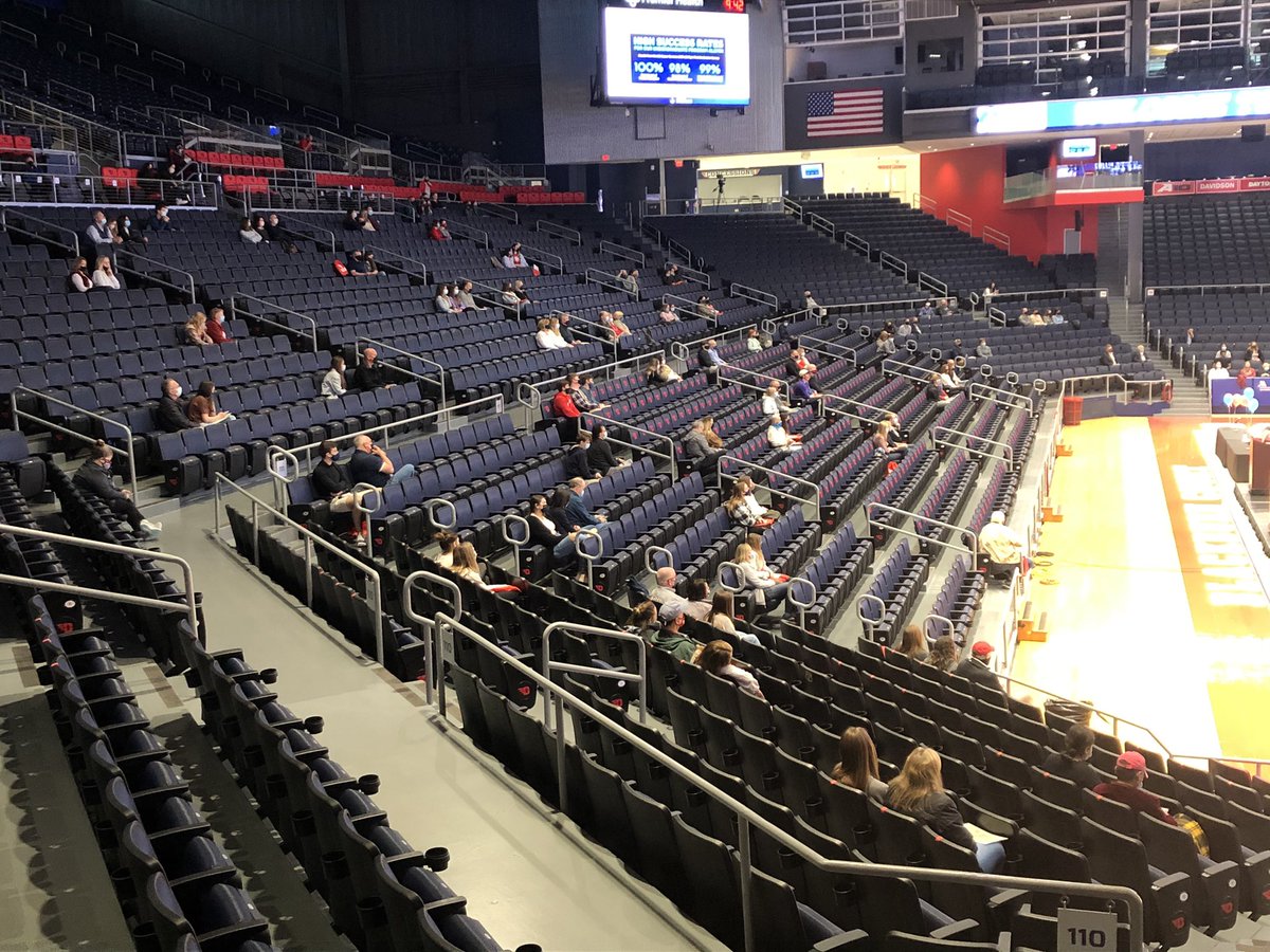 AvpWiggins's tweet photo. First Accepted Student Day!! We are so excited to be here and grateful for the opportunity to connect with #Futureflyers! #GoFlyer @DaytonAdmission @univofdayton https://t.co/aW1JjxV4Cm