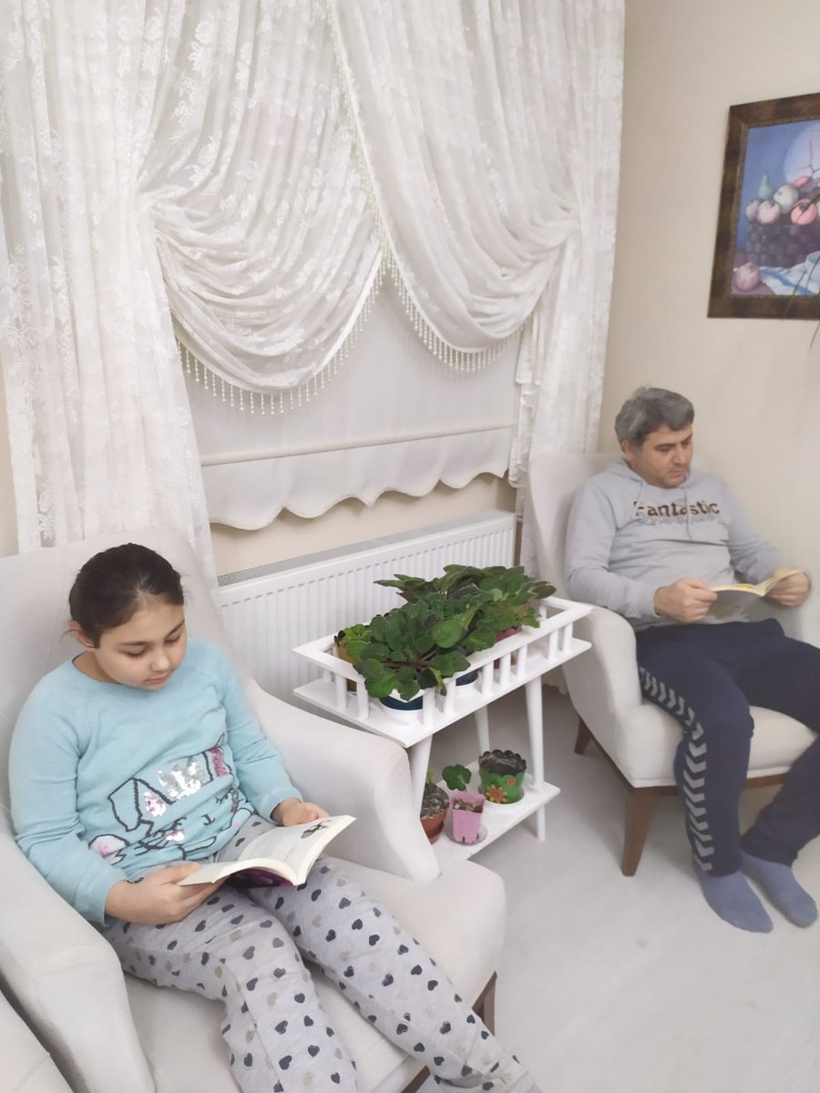 "Her yerde mutluluğu aradım, ama onu sadece küçük bir kitabı okuduğum küçük bir köşede buldum." Özlü söz
#zonguldakokuyor