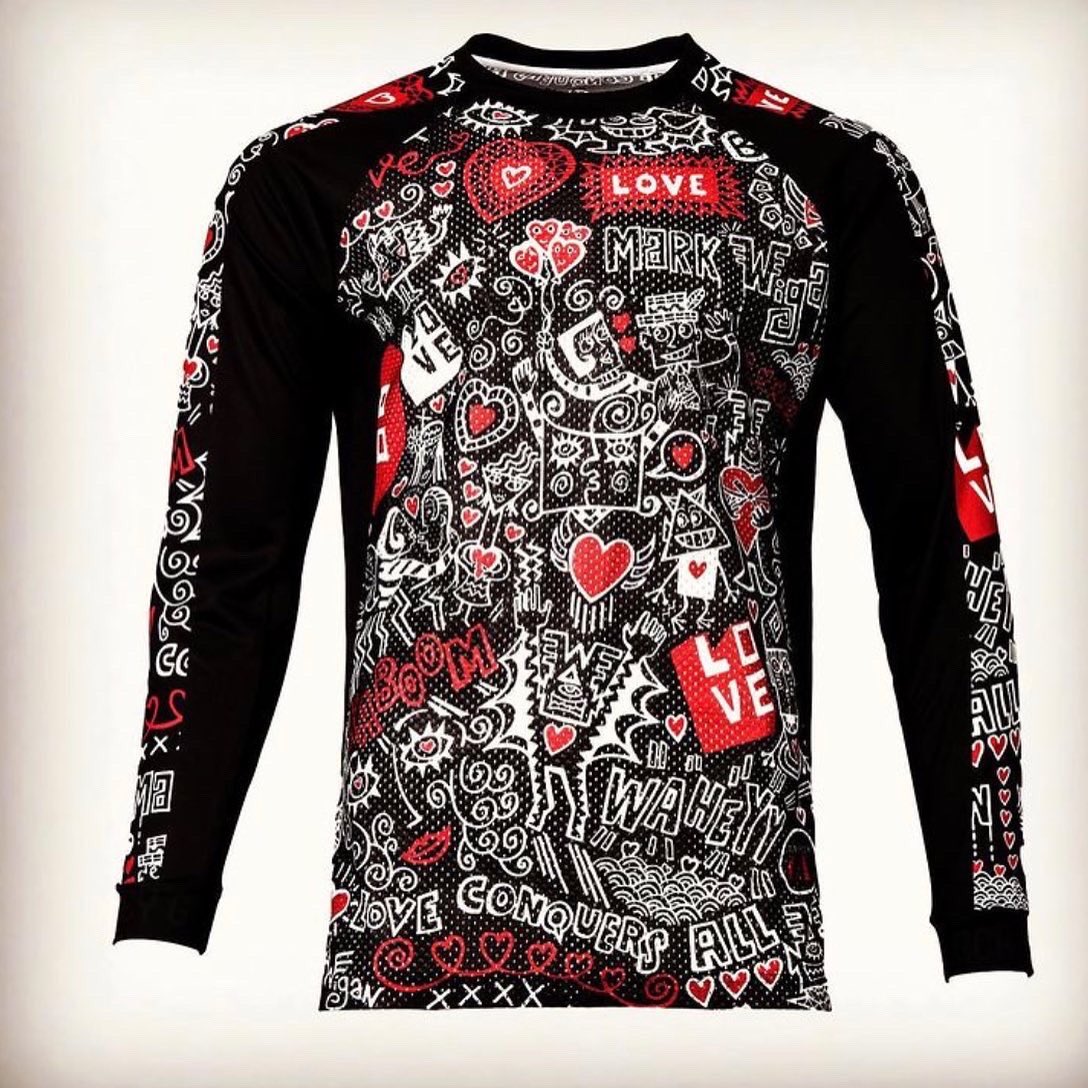 markwigan's tweet photo. Love Conquers All! cycling jersey from @HackneyGT raising funds for @kerrybaldry cancer treatment https://t.co/X9AitEgcLO #hackneygt #cycling #cyclinglife #mountainbike #bikelife #illustration https://t.co/qUw515fbL0