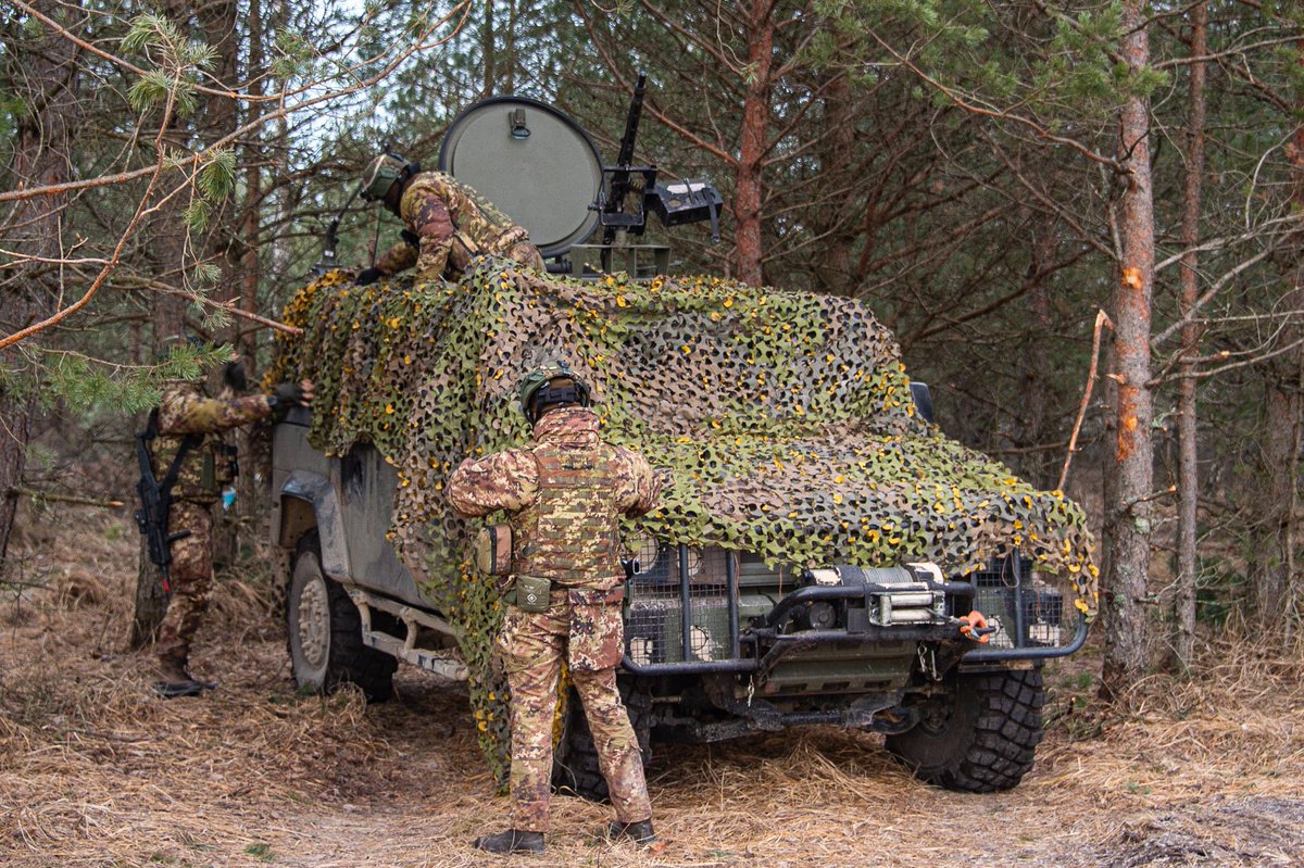 CiroNappi6's tweet photo. Some photo's from 🇮🇹 🪖 Italian Army component of "Crystal Arrow 2021" exercise, 🧭#NATO Battlegroup 🇱🇻 #Latvia.
#IVECOLMV #BV206S7 https://t.co/1uE9Qv2790