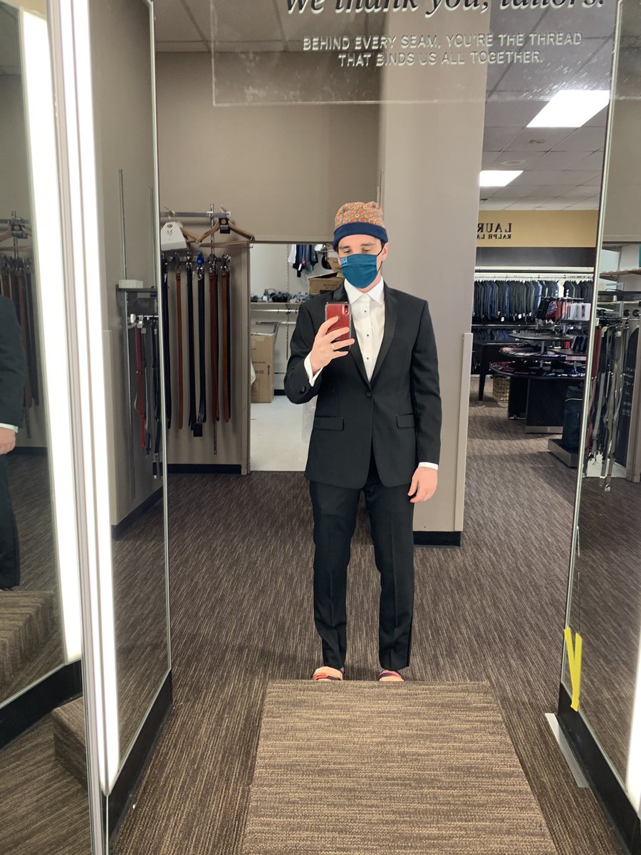 Letyr__'s tweet photo. Tux boy out here https://t.co/QTkJJw1C7P
