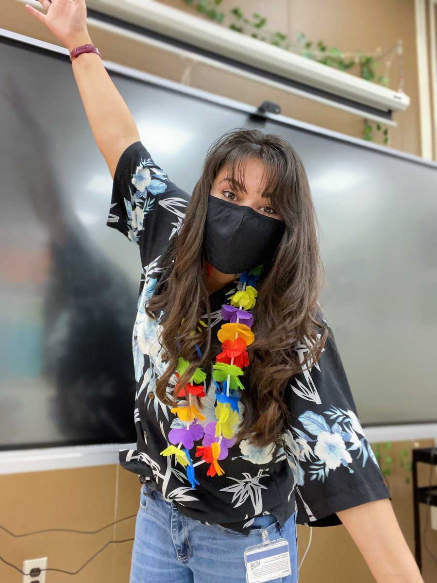 Ms_Lowe_FCPS's tweet photo. Happy Hawaiian Friday!🌺Today I think I saw the most spirit amongst students! AND HAPPY SPRING BREAK!!🌸🌞I hope you all have a safe and relaxing spring break! #whsspiritweek21 https://t.co/113nlbQq6E