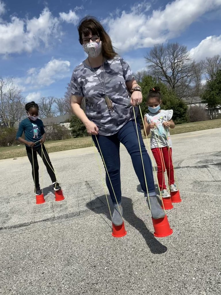 NGlenESAACPS's tweet photo. When you have recess duty and it’s a beautiful day, you make the most of it and have some fun with the kids! https://t.co/VyEjUOVAi1