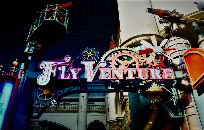 DynStructures's tweet photo. @farhadkaiser2 This steampunk #design is currently the rave in the attractions industry, as witnessed at #LotteWorld's #FlyVenture ride.
#Engineering https://t.co/bJOh7gSwKl