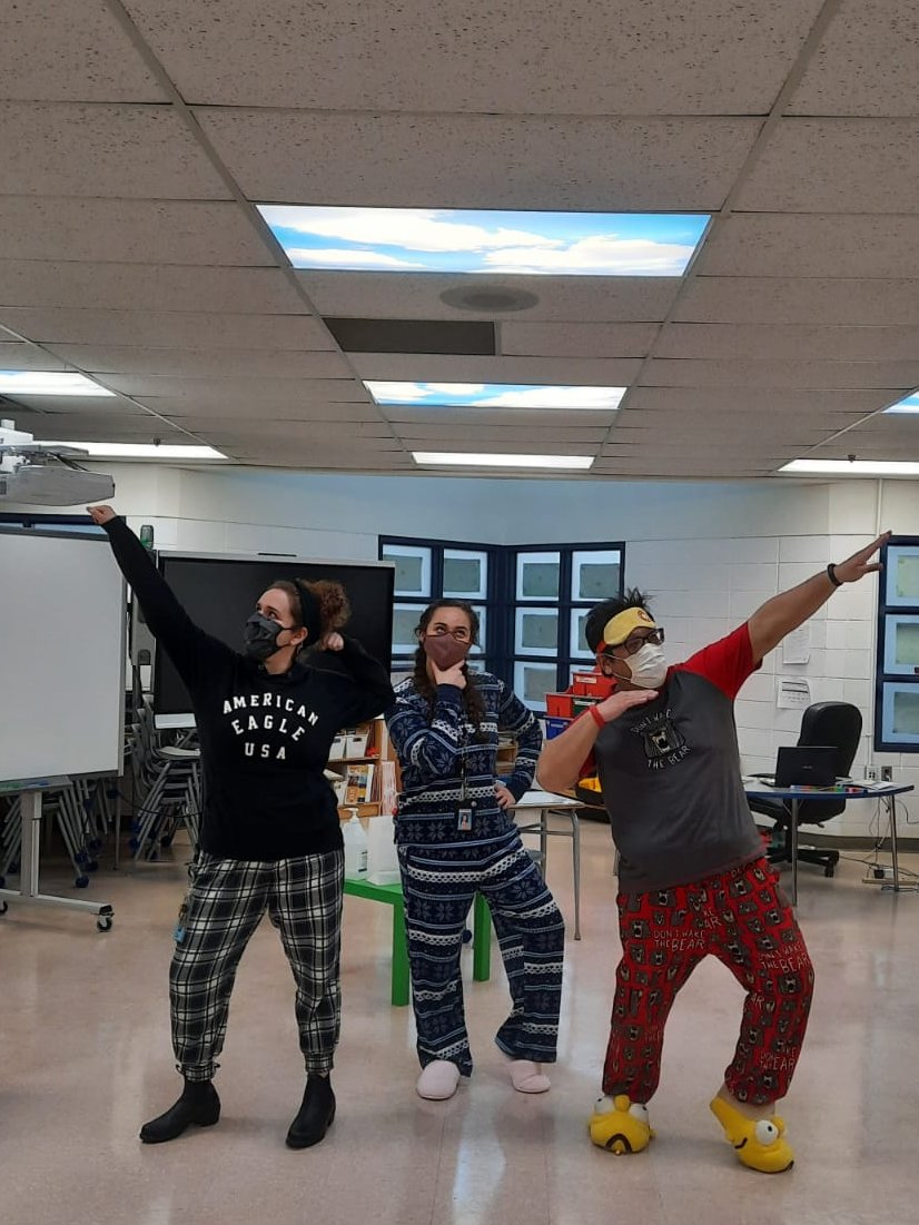 EdgemontDewit's tweet photo. Happy Pajama Day and have a safe Spring Break!! See you April 6 🙂 https://t.co/1WtC4VD9zm