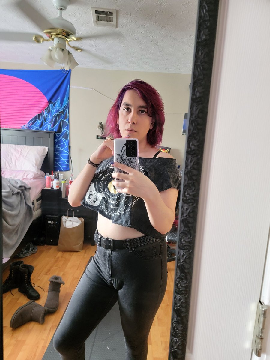 Elle___Diablo's tweet photo. Off to haunt the mall. Hope no one notices my swollen balls in these pants. https://t.co/zjFZYJ8wj4