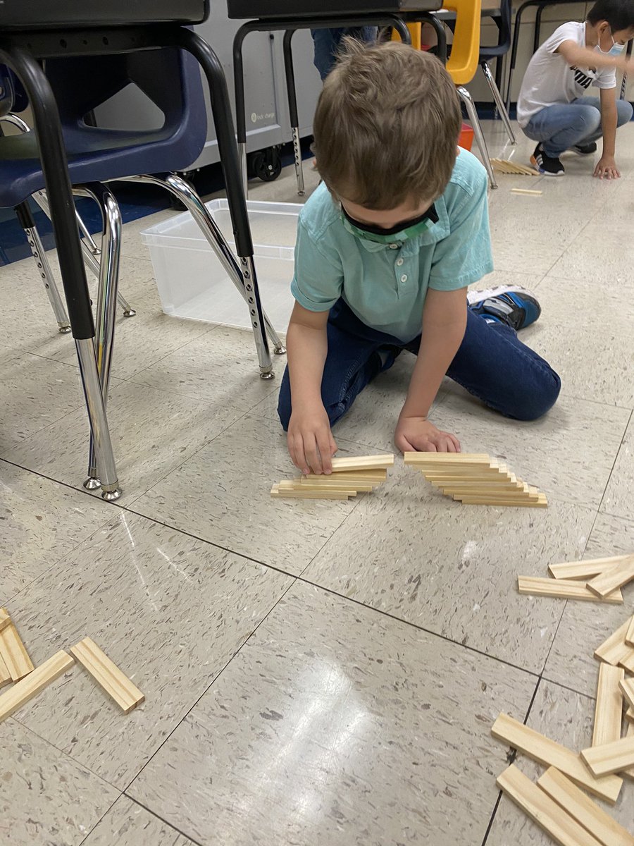 StemBoone's tweet photo. Another great week exploring engineering in STEM class!! @MrVBoone @NISDBOONE @777_Melly https://t.co/1q88MlkEHv