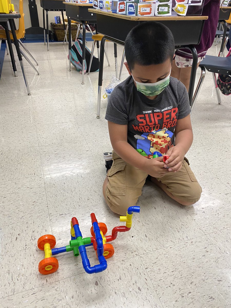 StemBoone's tweet photo. Another great week exploring engineering in STEM class!! @MrVBoone @NISDBOONE @777_Melly https://t.co/1q88MlkEHv