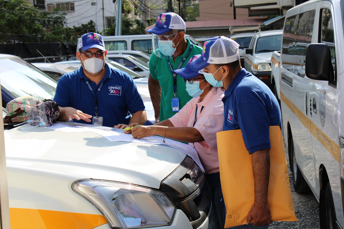 InecPanama's tweet photo. Personal de la Sección de Difusión y Fomento de la Cultura Estadística realiza la divulgación de la actualización cartográfica en el corregimiento de Mateo Iturralde del distrito de San Miguelito, con miras a los Censos Nacionales.

#EsOficialLoDiceElINEC #ContraloríaPanamá https://t.co/kPGpNeIzKm