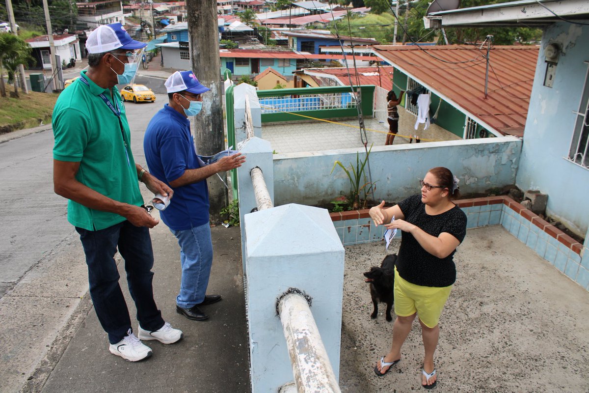 InecPanama's tweet photo. Personal de la Sección de Difusión y Fomento de la Cultura Estadística realiza la divulgación de la actualización cartográfica en el corregimiento de Mateo Iturralde del distrito de San Miguelito, con miras a los Censos Nacionales.

#EsOficialLoDiceElINEC #ContraloríaPanamá https://t.co/kPGpNeIzKm