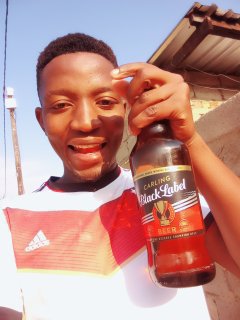 PapersThabangg's tweet photo. #LockdownHouseParty Cheers Deejay Papi ..
Keep on sanitising Us 🤪 https://t.co/1eWH272H4t