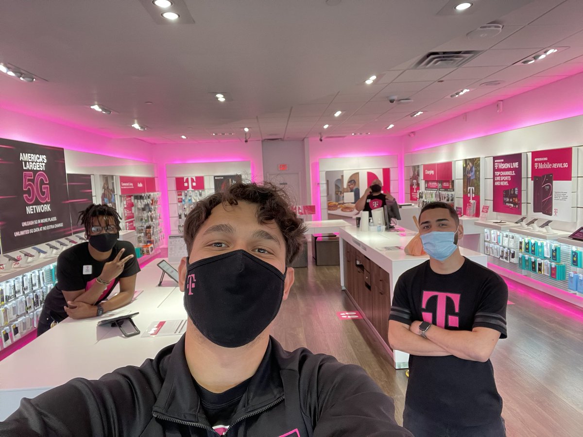 Hey everyone, join me in welcoming my guy Fernando to team Beast Town! We’re happy to have you bro! 🦍🔥 #ALLIN #AreYouWithUs #UnCarrier #ElNorte #TMUS @JonFreier @SotoAmal @KittelAnnetta @mrsallieroberts @chris_tinavelez @jmangual1177 @OrlandoBeastDM