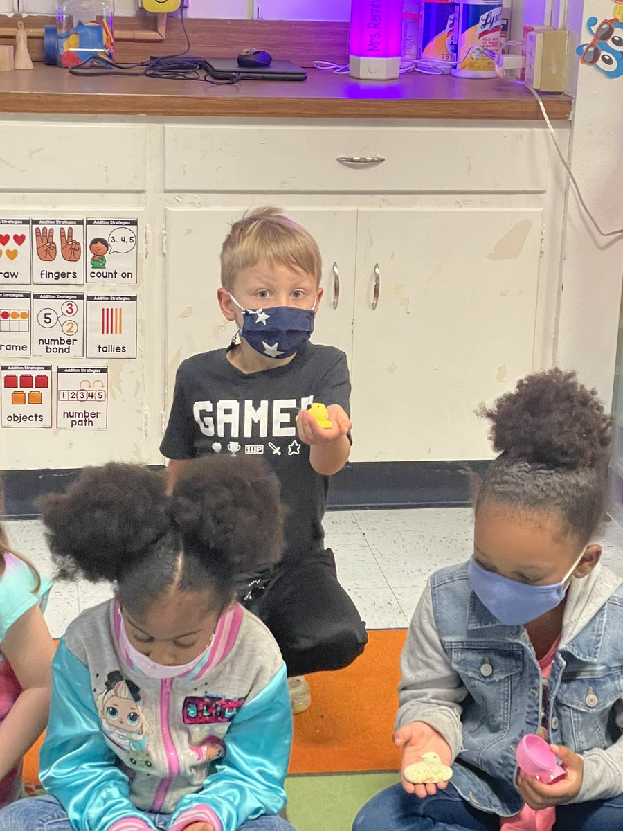 SaraRennhack's tweet photo. We hatched our PEEP babies today!!!! The kids were sooo excited to hatch it, adopt it, name it, write about it, feed it, and of course take it home for the weekend! Teaching addition, coins, responsibility, and wants vs. needs! So exciting!!!! #iamwfisd @SheppardJets https://t.co/1lOg2pyuBe