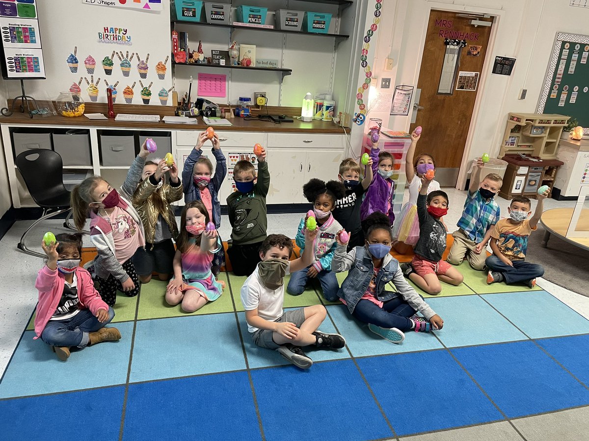 SaraRennhack's tweet photo. We hatched our PEEP babies today!!!! The kids were sooo excited to hatch it, adopt it, name it, write about it, feed it, and of course take it home for the weekend! Teaching addition, coins, responsibility, and wants vs. needs! So exciting!!!! #iamwfisd @SheppardJets https://t.co/1lOg2pyuBe