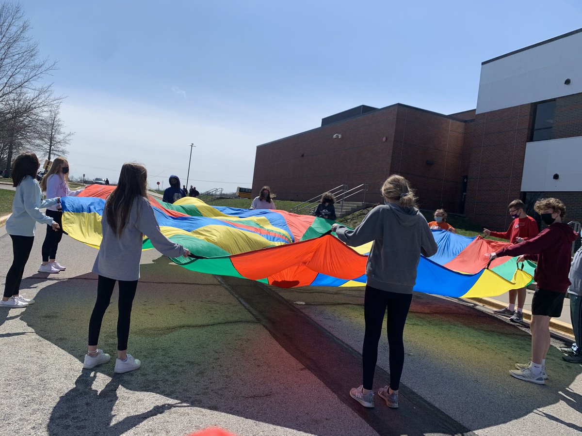 OlatheFutureEd's tweet image. Parachute fun in Human Growth Today!! Our GROSS motor skills got a workout! #humangrowth #chiddevelopment #FEA #preschoollife @Olathe21st @OlatheCTE