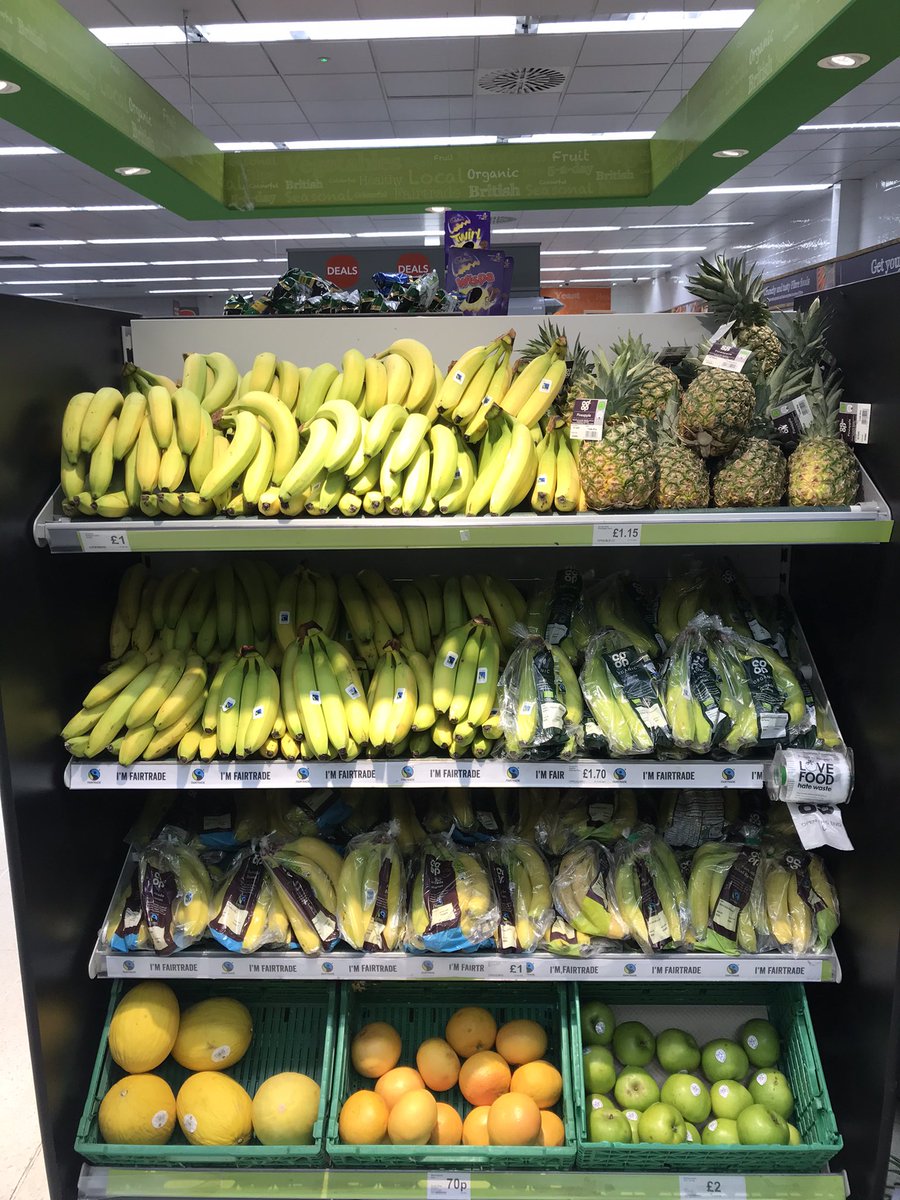 angxlirl's tweet photo. Great availability on produce going into the weekend 🥬🍍🍌 #teamanstey #CecWestLeic @RealSoulShaker @mycoopfood https://t.co/zxjxap7Jg2
