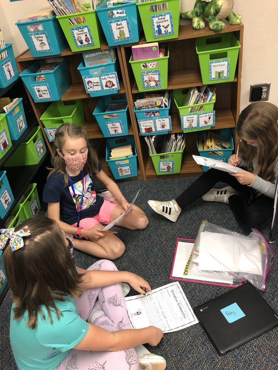 CarenCreighton's tweet photo. We had a fun Thursday meeting in our book clubs. #twehowl @twehowl https://t.co/9dVRQh9X0y