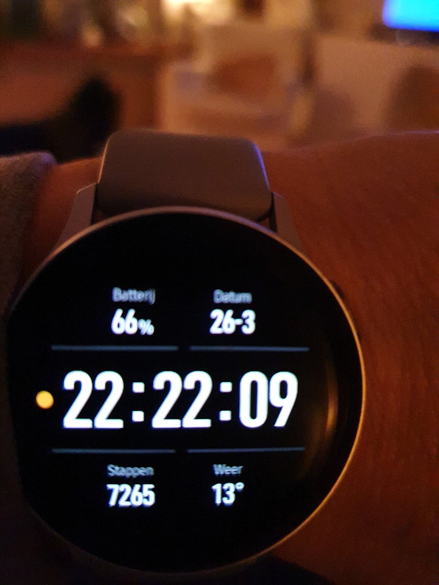 ConnyOostingDFT's tweet photo. Elke dag nog steeds zo blij met mijn @SamsungNL smartwatch. Want hoeveel stappen kun je maken als kantoormiep. Vandaag best veel, letterlijk en figuurlijk. #bewustestappentellen #wandelenenbrainstormen #FamilyBusiness #samsungsmartwatch https://t.co/dAHMaNWlUu
