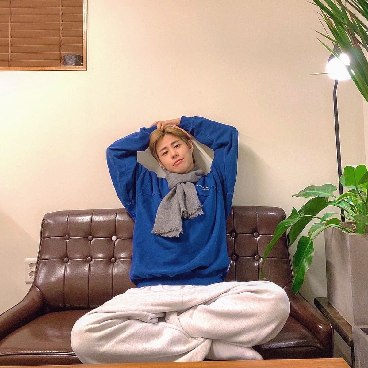 kim_taeho_'s tweet photo. Cafés and happy days 💙🤍💚

#ifselcaday https://t.co/Wh4LBChwhM
