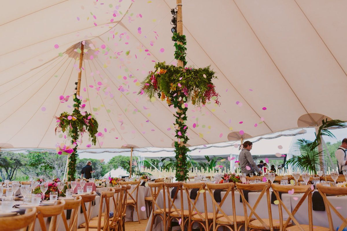 beach_ranch's tweet photo. Gorgeous wedding reception inspiration - Vibrant, lively, spirit-lifting

Styling - Frank and Joy
Florals - The French Petal
Marquee @SperryTents 
Photographer - Beck Rocchi

#sugarbeachranch #venuehire #byronbay #weddinginspiration #wedding https://t.co/Jid1hYs4R7